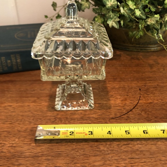 Vintage Clear Glass Wedding Box by Jeannette Covered Dish Square Pedestal - Picture 3 of 4